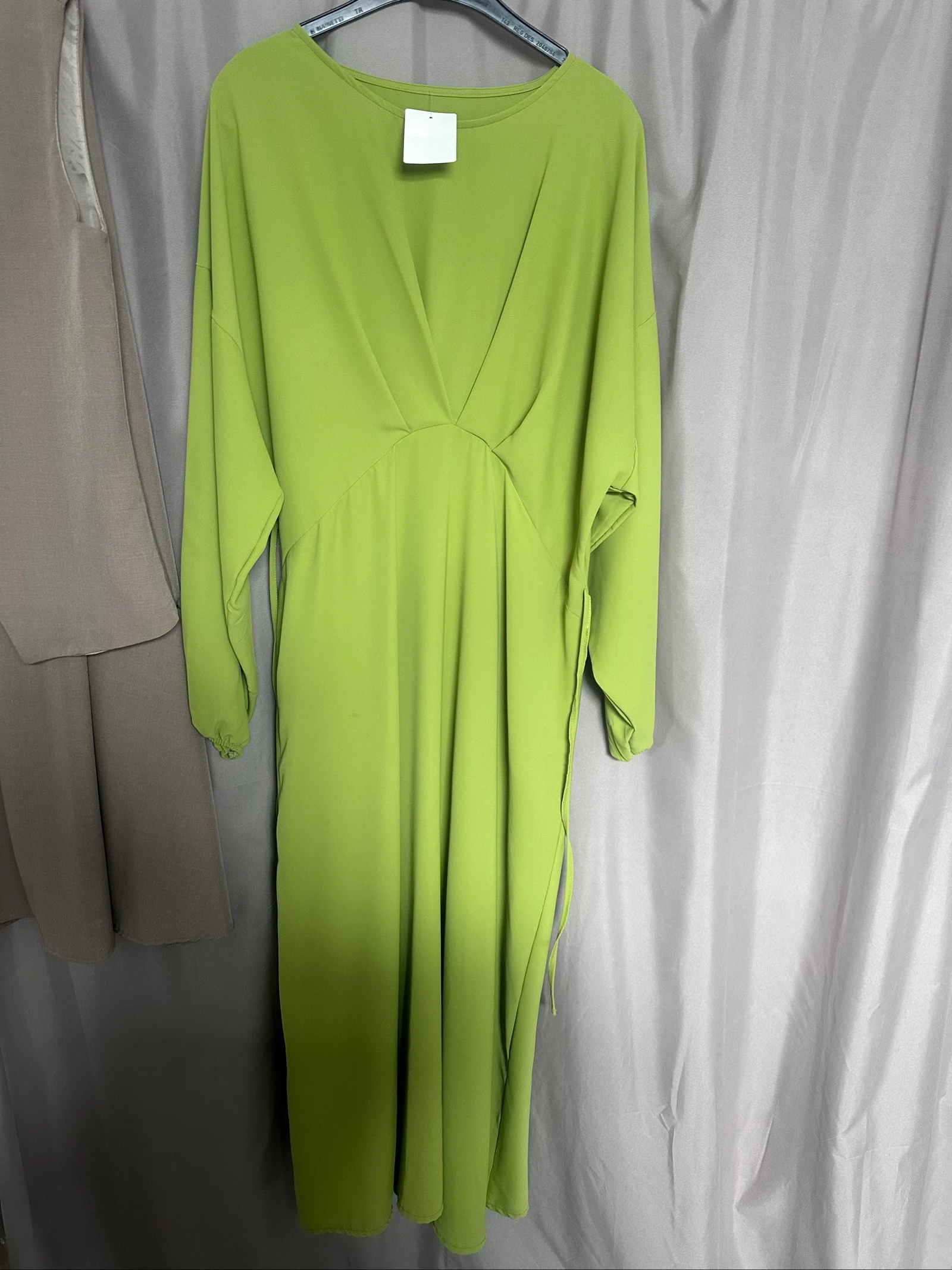 Robe longue vert pomme abaya
